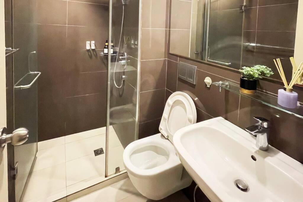 The Serene Escape Rockwell Makati City View 1Br Apartment Manila Ngoại thất bức ảnh
