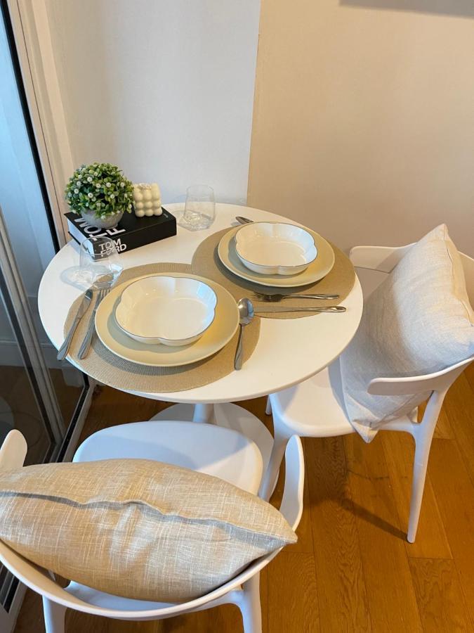 The Serene Escape Rockwell Makati City View 1Br Apartment Manila Ngoại thất bức ảnh